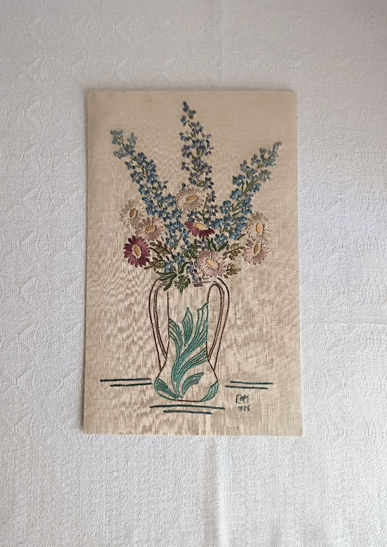 【ライラックさま】vintage picture ❀お花とフラワーベースの刺繍絵