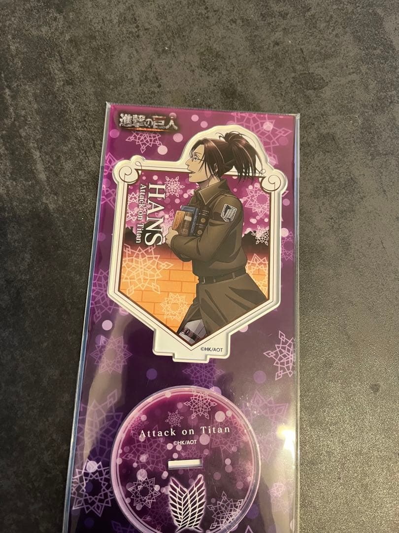 進撃の巨人　ハンジ　アクリルスタンド　横顔　冬　ムービック　アクスタ　雪