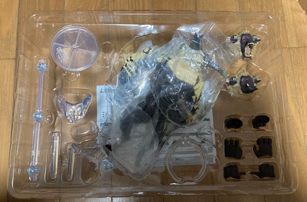 S.H.Moster Arts モンスターハンター　ラージャン　フィギュア