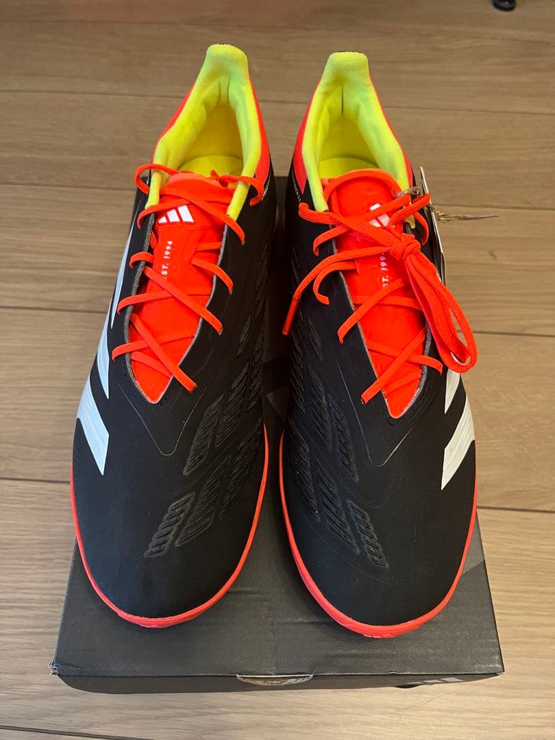 新品未使用　アディダスプレデター エリート TF