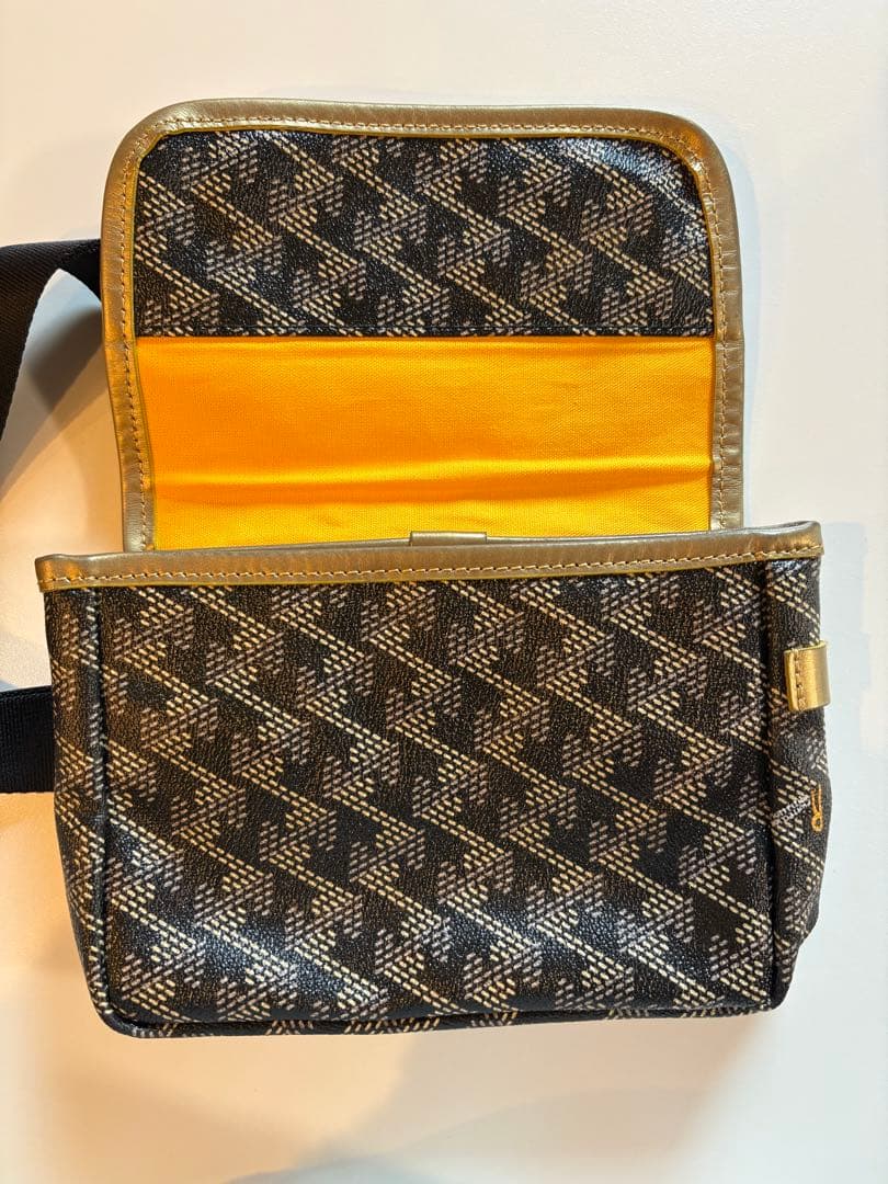 RESURRECTION⭐︎ウエストポーチ