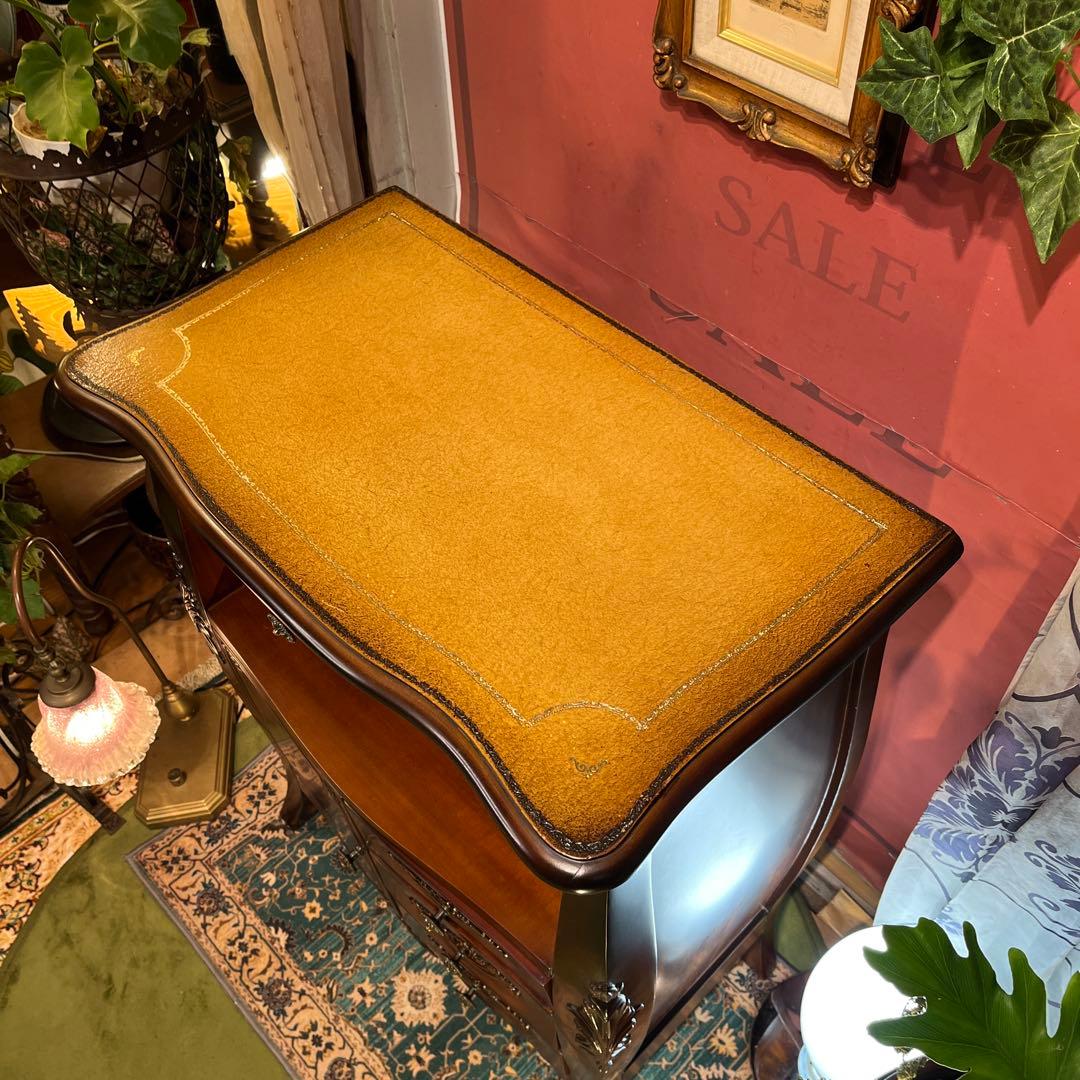 レザートップ　猫脚　アクセントホールキャビネット