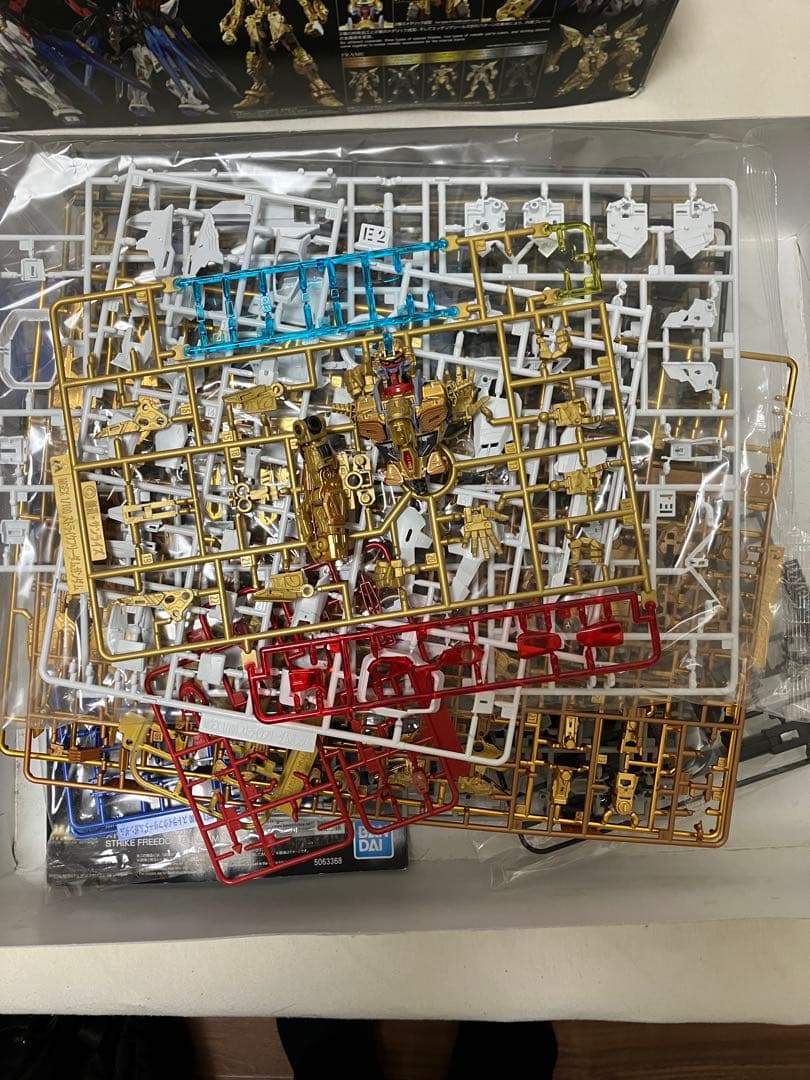 MGEX ストライクフリーダムガンダム　組み立て途中