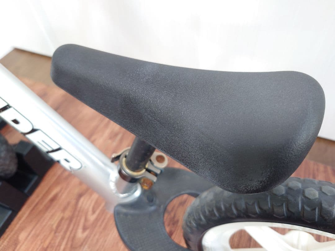 ストライダー プロ（箱、プロテクター&グローブ、スタンド付き）