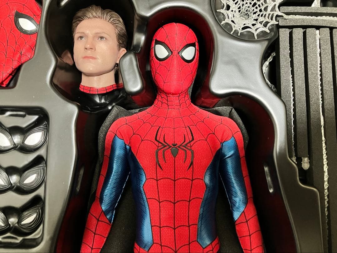 極美品　ホットトイズ　スパイダーマン　ニューレッド＆ブルースーツ　通常版