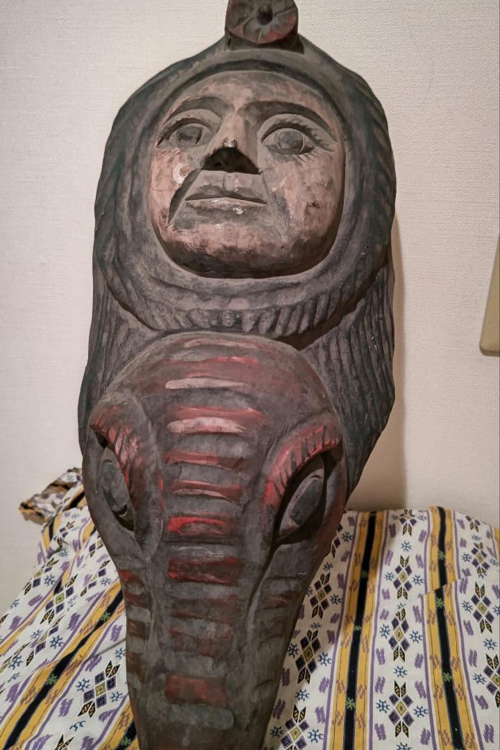 メキシコの木製魔除け面。人間と動物の融合。アンティーク