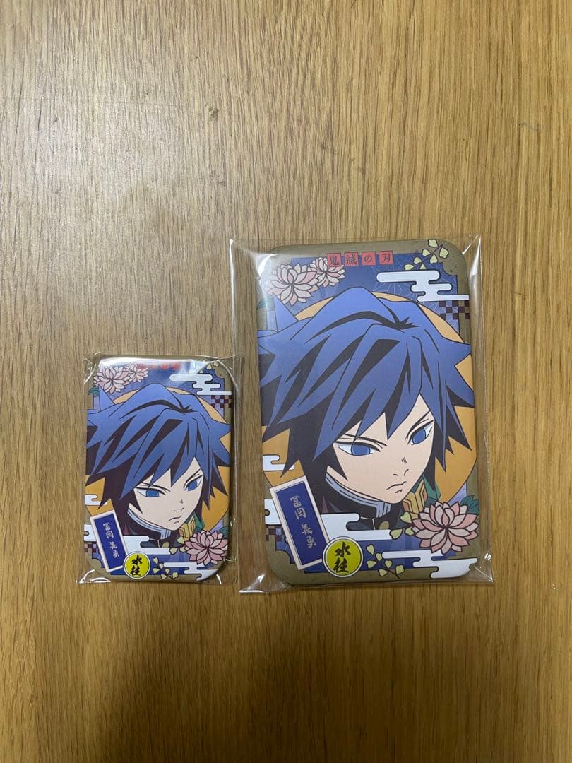 鬼滅の刃 まるかく缶バッジ 冨岡義勇