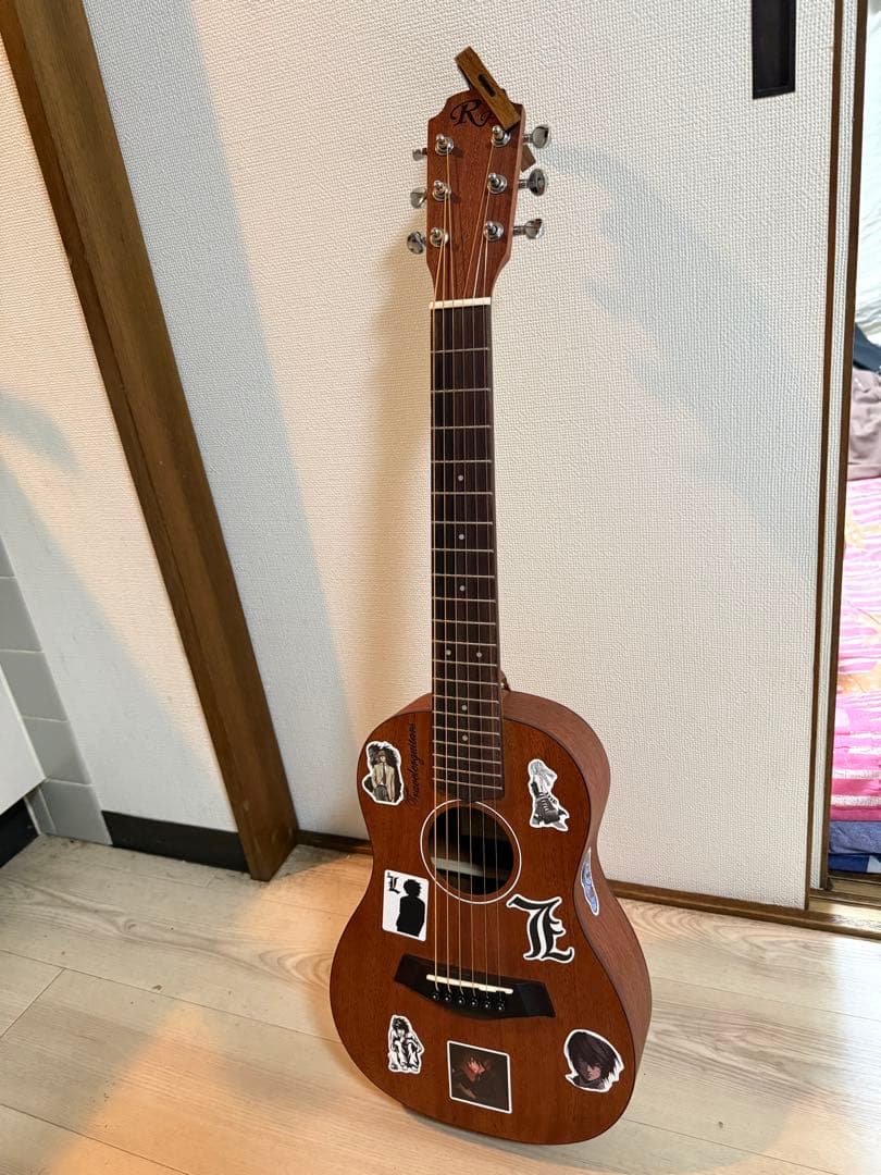 アコースティックギター ステッカー装飾付き