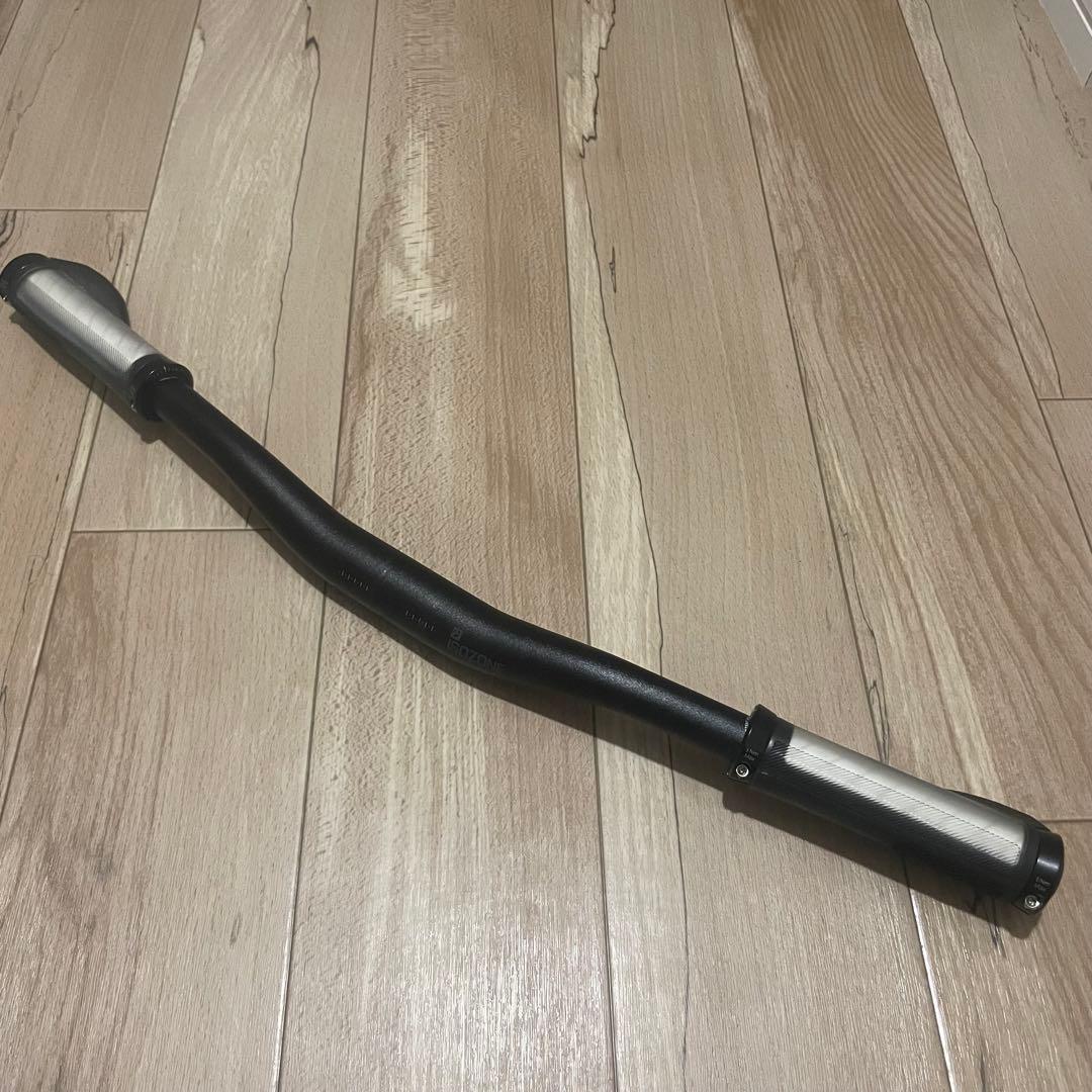 ISOZONE ハンドルバー ブラック/シルバー