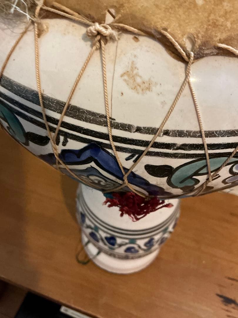 伝統的な陶器製楽器　ダルブッカ