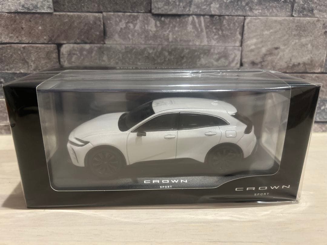 ★未使用品★トヨタ クラウンスポーツ サンプル ミニカー