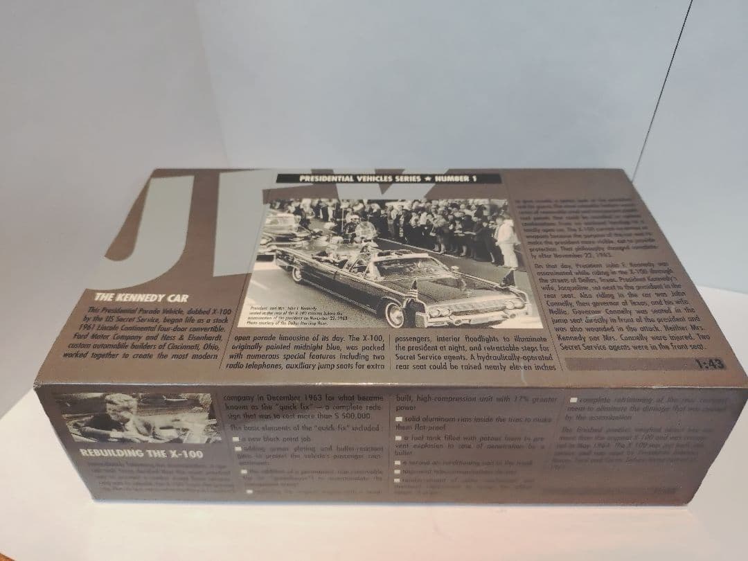 ミニチャンプス 1/43 1961 リンカーンコンチネンタル X-100