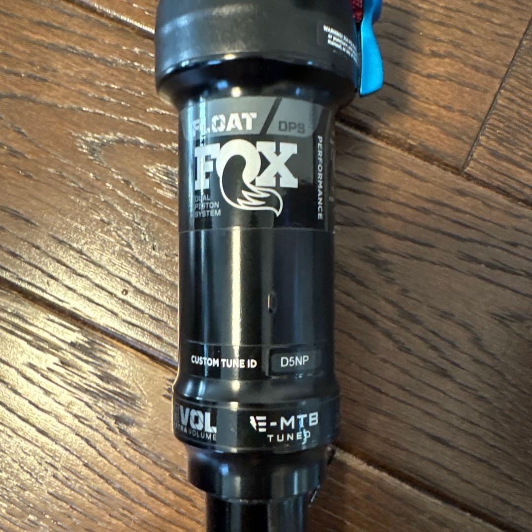 FOX FLOAT DPS Performance 210x52.5 リヤサス