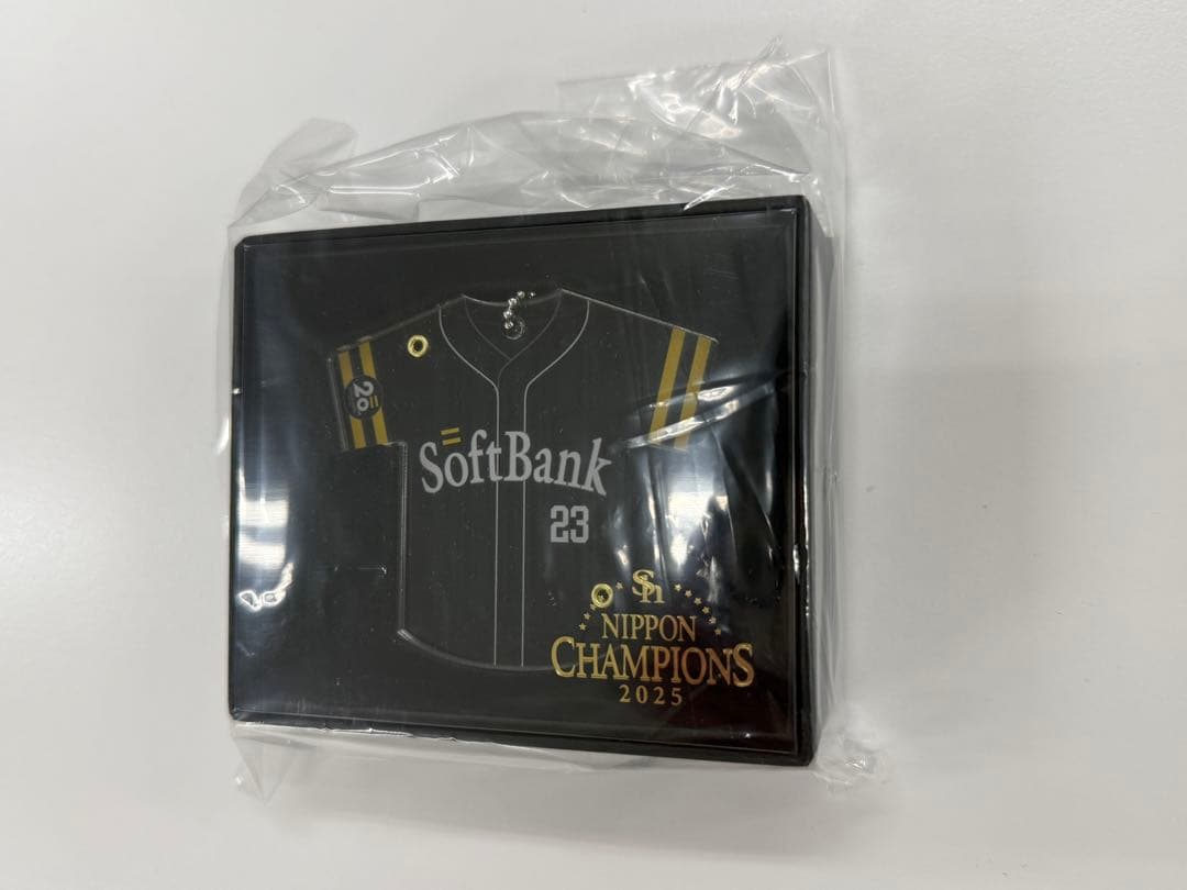日本一記念 周東佑京選手着用済み Sh20thユニフォーム入りキーチェーン
