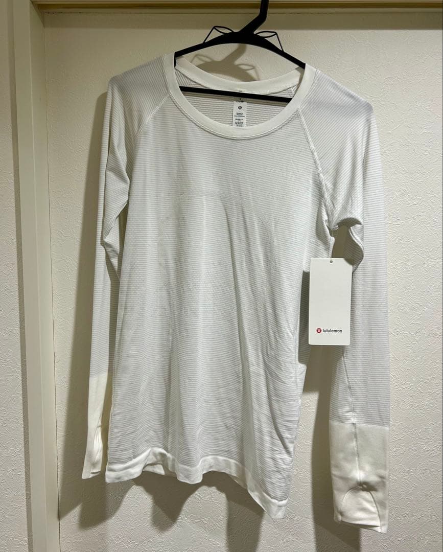 新品タグ付き ルルレモン 長袖トップス ホワイトヨガ・トレーニング