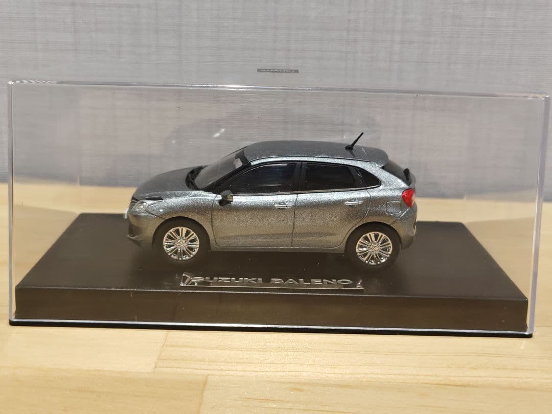 希少！ スズキ バレーノ 1/43ミニカー