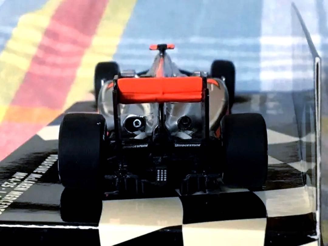 ミニチャンプス 1/43 マクラーレン・メルセデス MP4-25 J. バトン