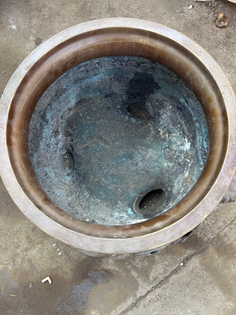 銅製　 花鳥文大火鉢 浮彫 饕餮 獣耳 三足 花鳥 φ39㎝ 重量約24.8㎏