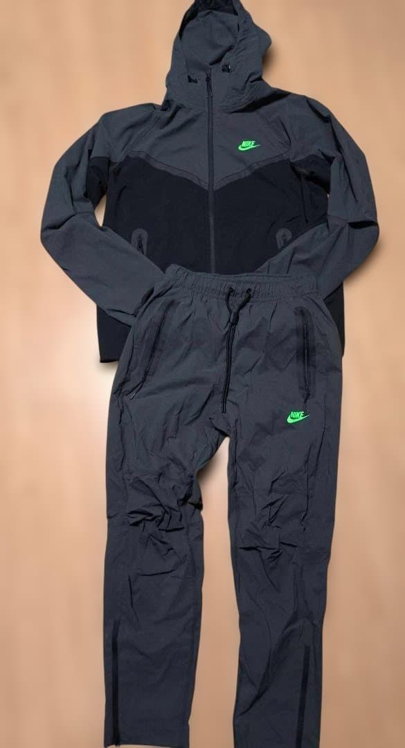 サイズS NIKE ナイロン テックパンツ セットアップ