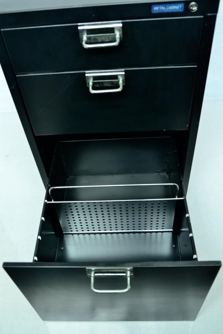 メタルキャビネット MCB-33K 鍵キャスター付金属製 オフィス 事務所 中古