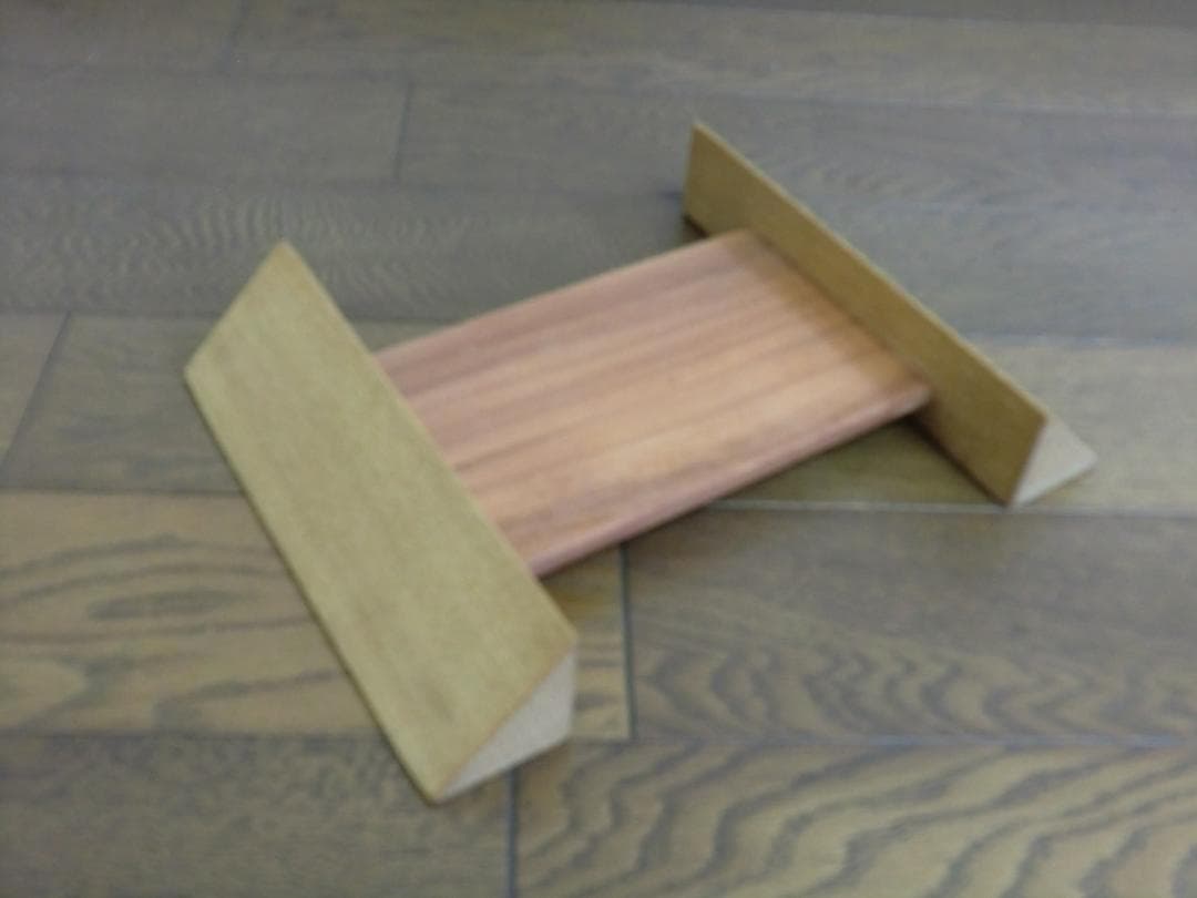 236新品・未使用　木のおもちゃ　手作り木製自動車 バス　木製玩具　乗用玩具