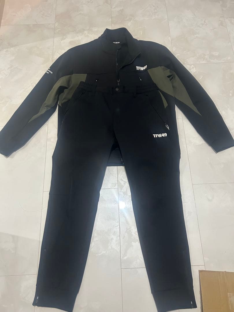 ☆ＴＦＷ４９☆国内正規品☆ブラック/カーキ☆美品☆セットアップ☆