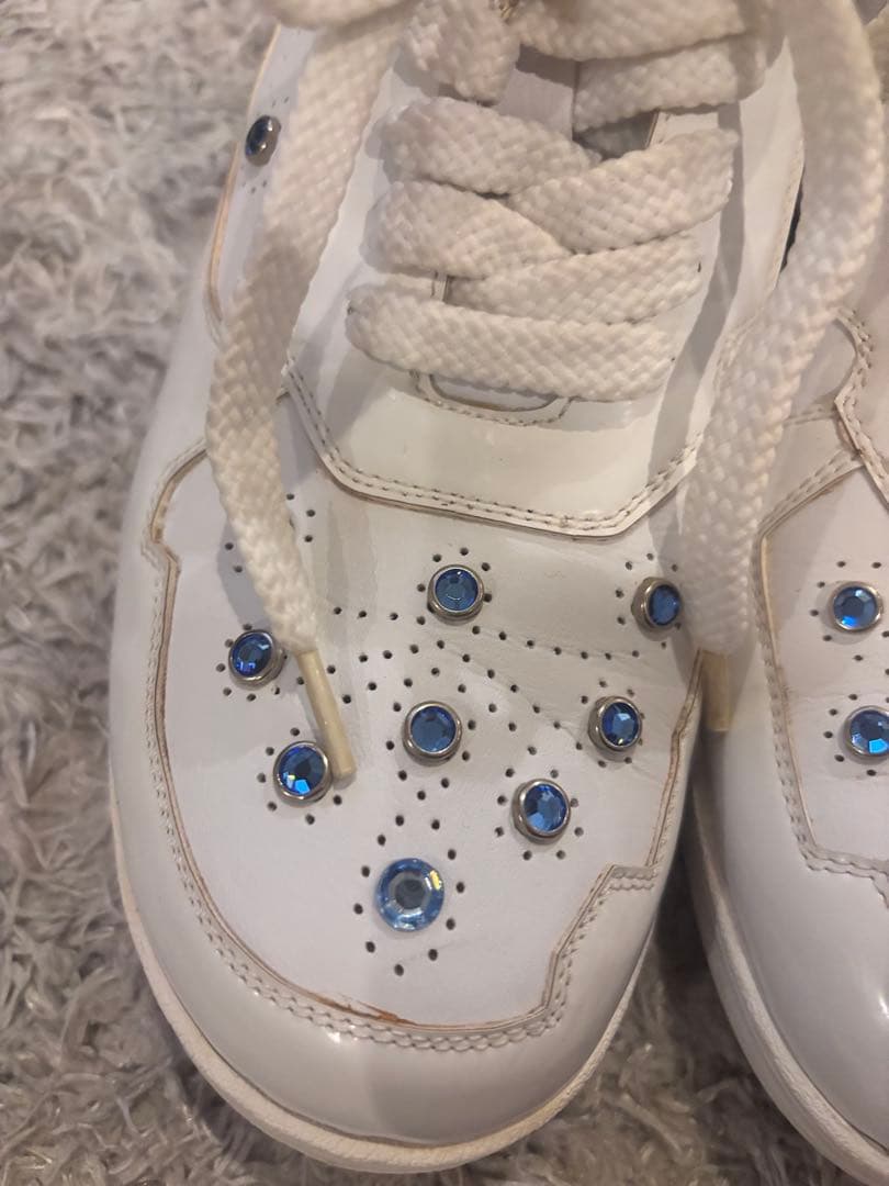 パーリーゲイツ　ホワイト ゴルフシューズ 青いストーン付き