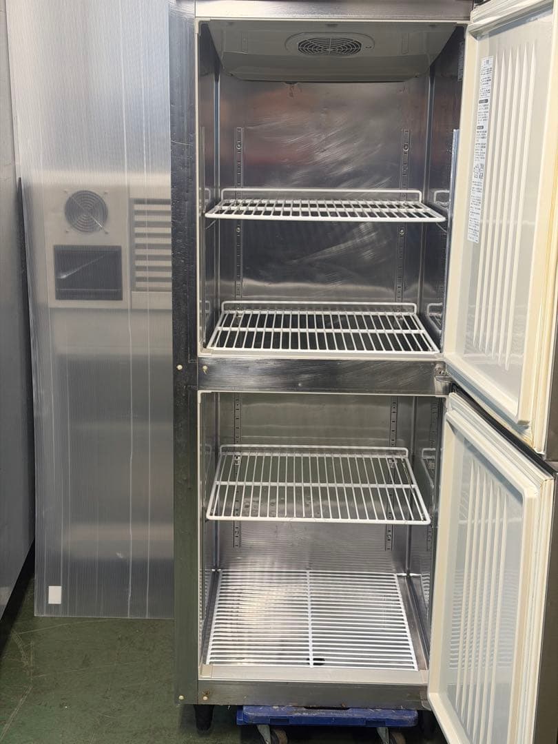 2012年 ホシザキ縦型冷蔵庫 625x650x1890