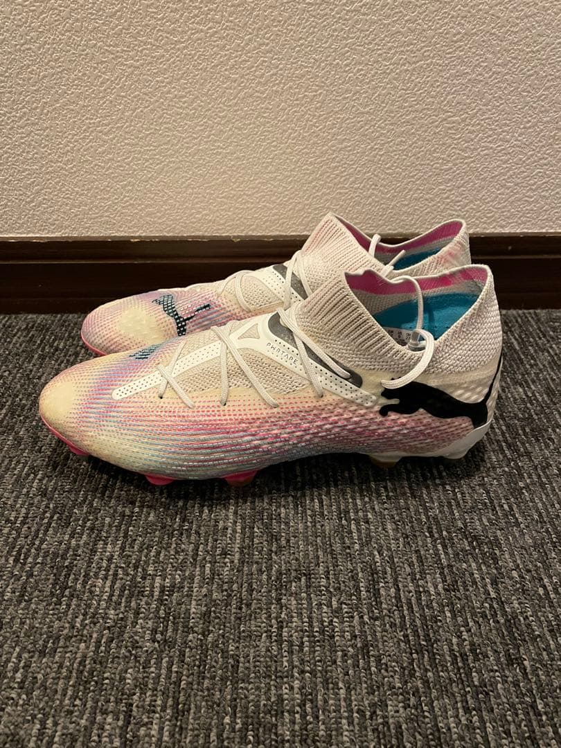 PUMA サッカーシューズ ハイカット ホワイト/ピンク　27cm