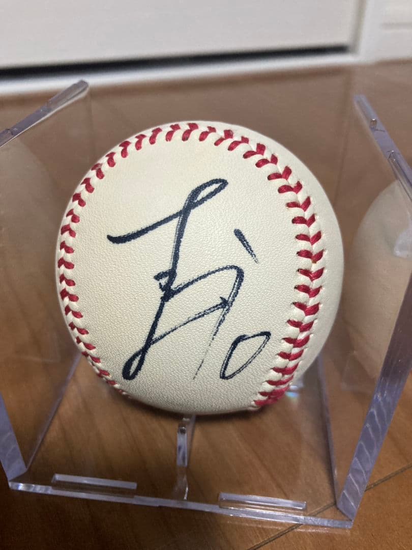 読売ジャイアンツ　吉川尚輝選手直筆サイン入りボール2016