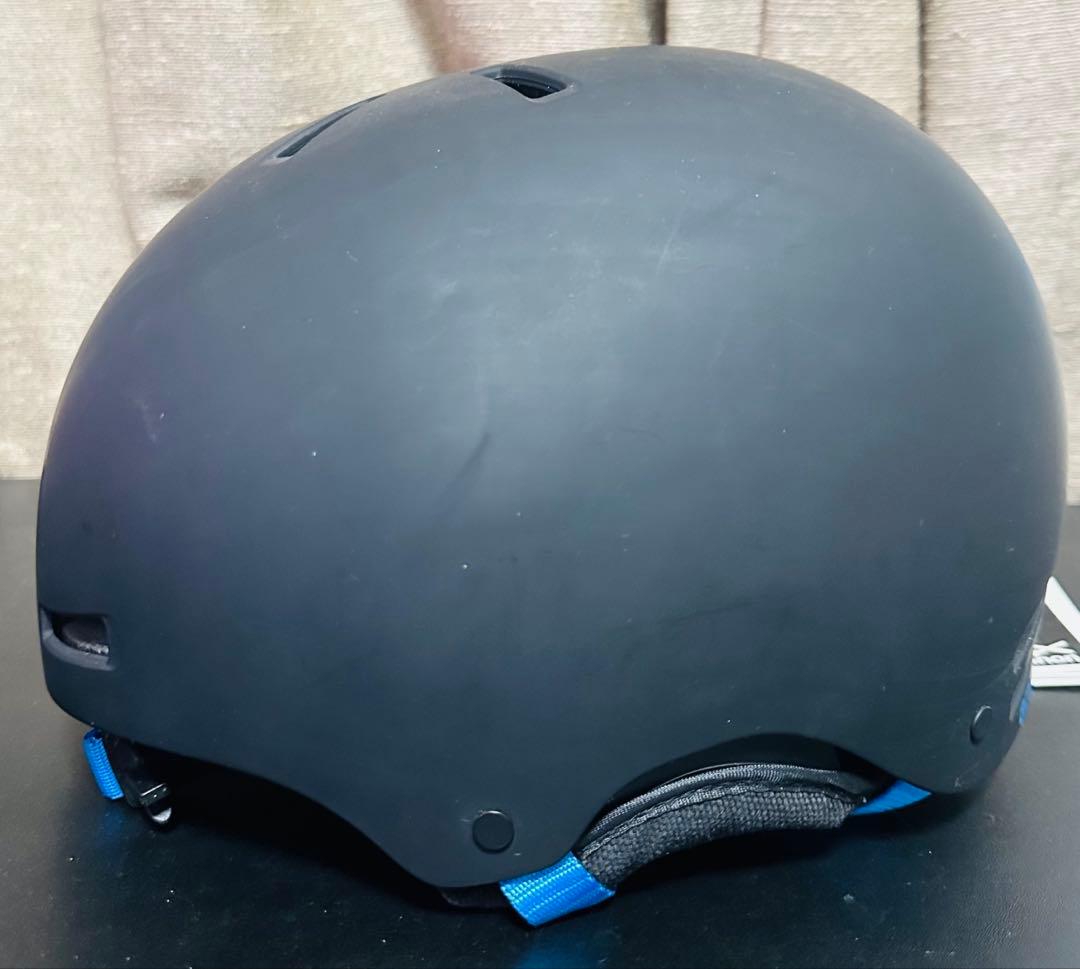 anon. ヘルメット　スノーボード、スキー用