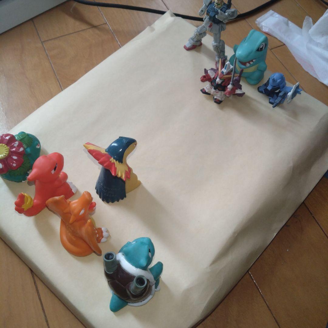 ポケモン指人形　VS　ガンダム