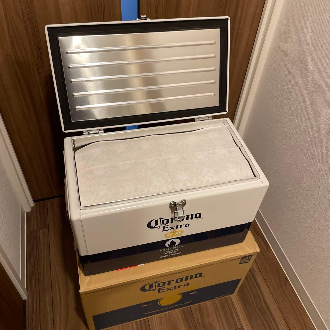 コロナエキストラ　瓶３３０ｍｌ×１８本入２０Ｌ限定デザインクーラーボックス付き