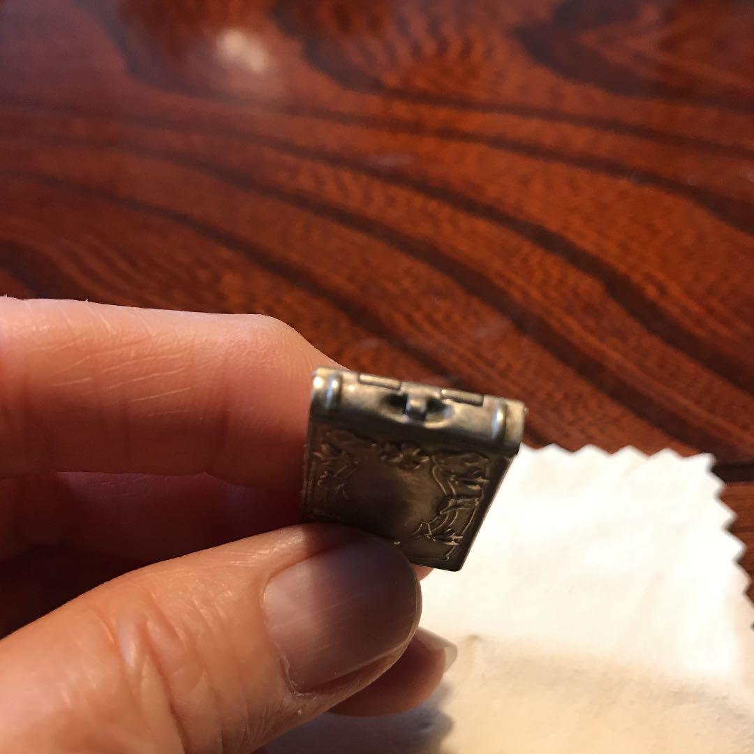 超コンパクトな携帯『目で見る聖書』