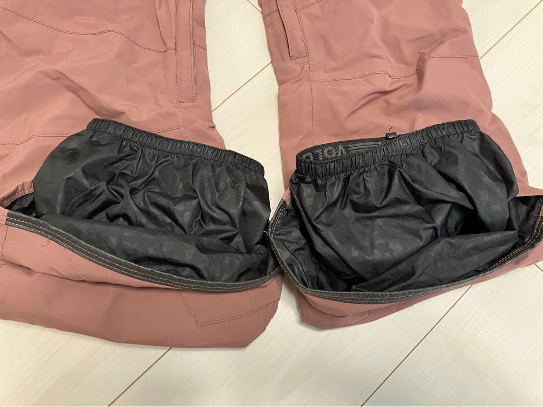 Volcom レディース　ゴアテックス USサイズMボトムス