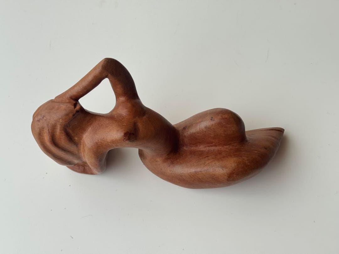 ヴィンテージ 抽象的な木製彫刻 女性の姿 フォークアート ウッドカービング