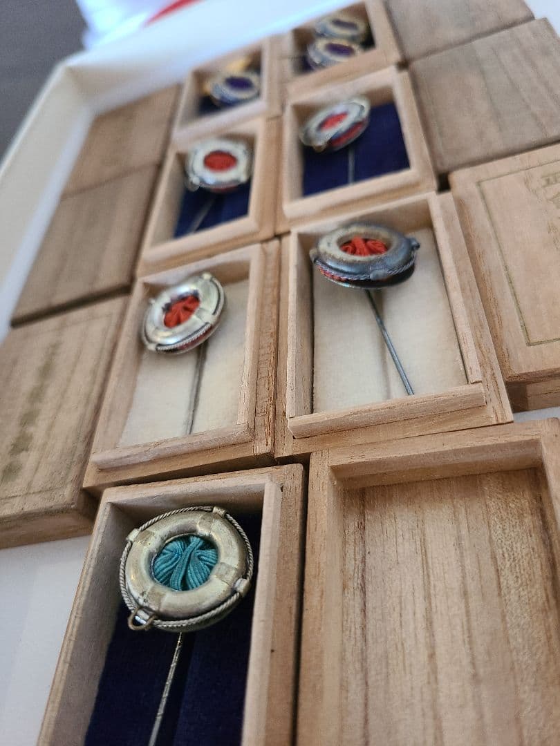 特別会員假微章　名誉会員假微章　正会員假微章　終身正会員假微章　合計9個　箱7個