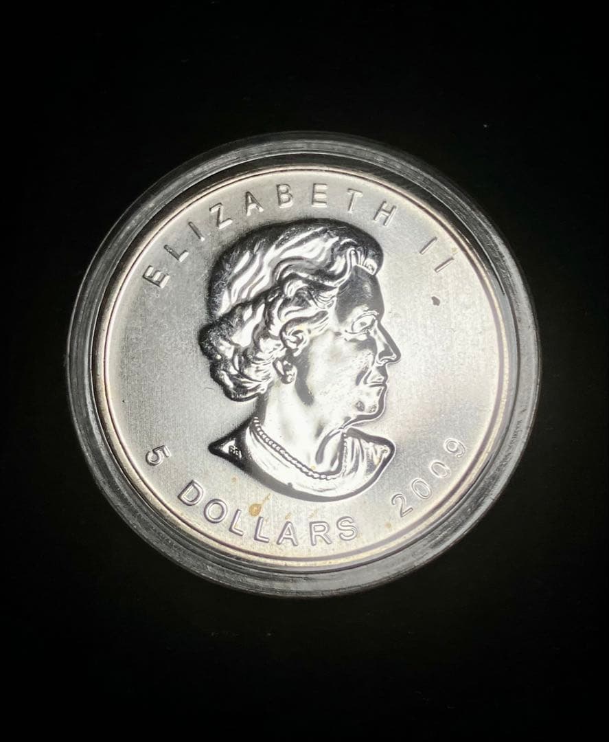 【新品未使用】最高純度の2009年カナダメイプルリーフ銀貨 ケース入り箱付き！