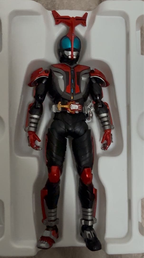 真骨彫 仮面ライダーカブト ハイパーフォーム