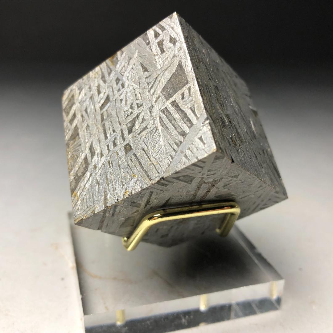 ノアエルアルタイ隕石　メテオライト 立方体　 鉄隕石　美品　重さ342ｇ