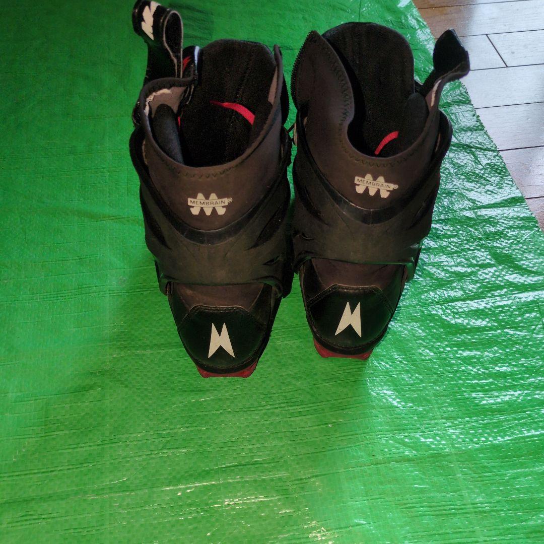 MADSHUS HYPER Sクロスカントリースキー用ブーツ 黒/赤