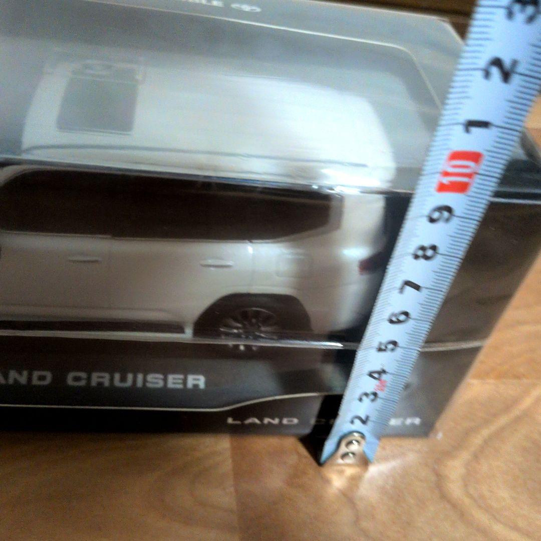 ランドクルーザー300 ミニカー1/30 外装フィルム付き完全未開封