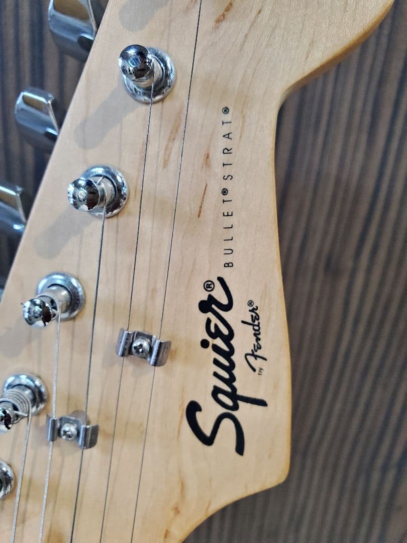 く*る様 Squier ギター