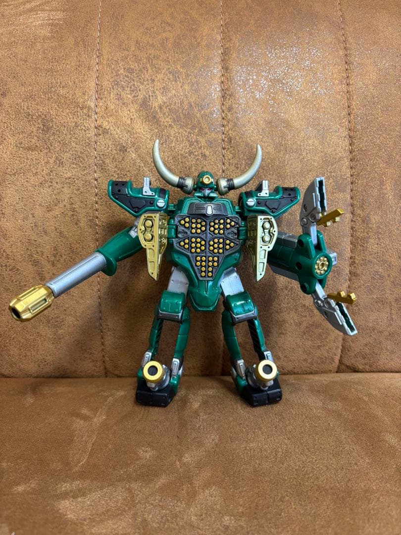 仮面ライダー龍騎　ミラーモンスター　フィギュア