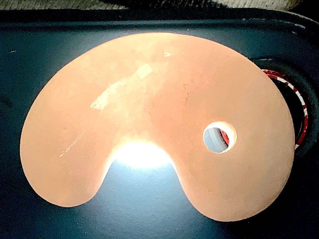 ✳白*混じり無し単色　糸魚川翡翠勾玉　本物ジェダイト　鑑別付　吉祥開運お守りに‼️