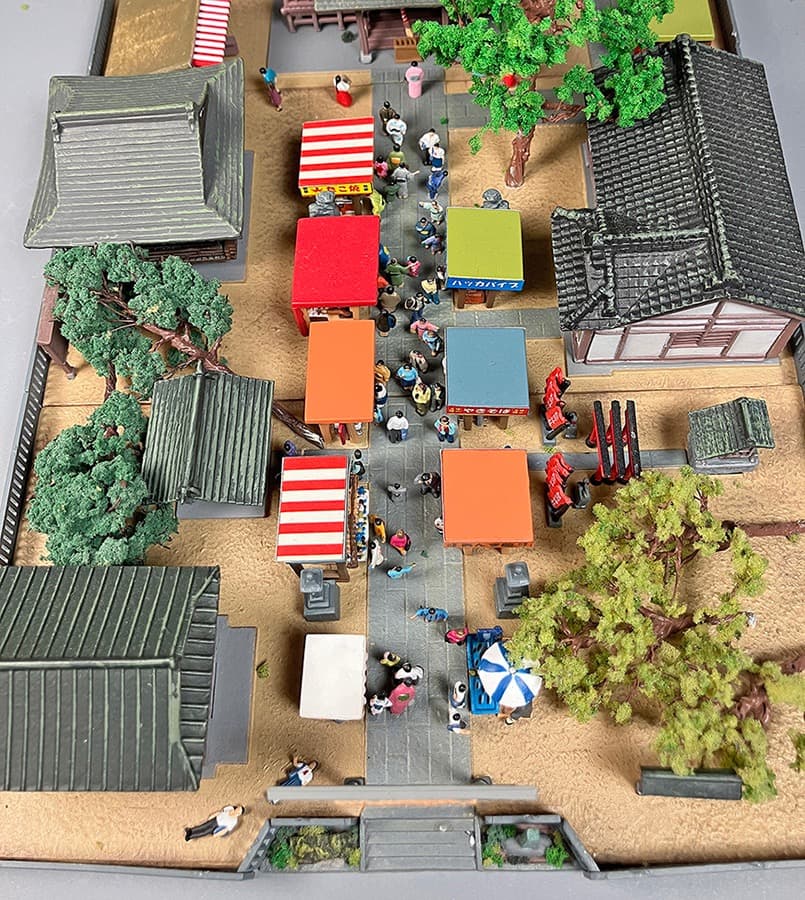 トミーテック ジオコレ 神社 + 樹木・人物・屋台等 1/150 組立品※