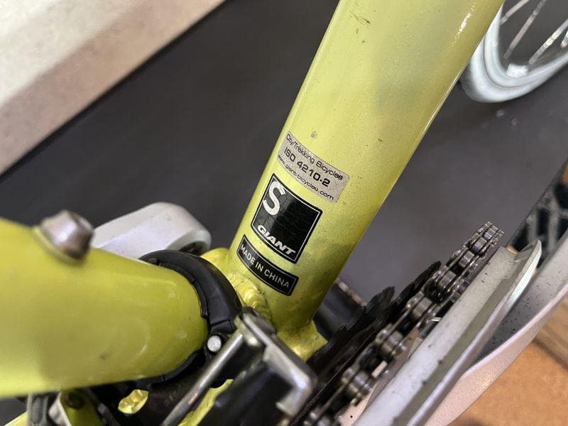 GIANT ESCAPE R3 クロスバイク sizeS　イエローカラー