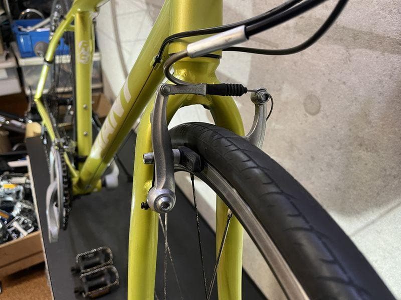 GIANT ESCAPE R3 クロスバイク sizeS　イエローカラー