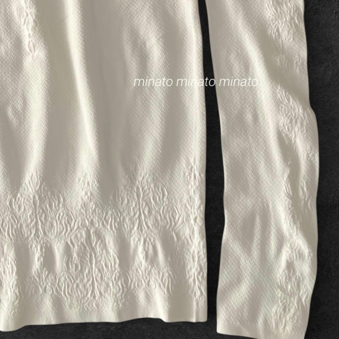 未使用 Chacott チャコット ハイネック ノーソーイングニット M