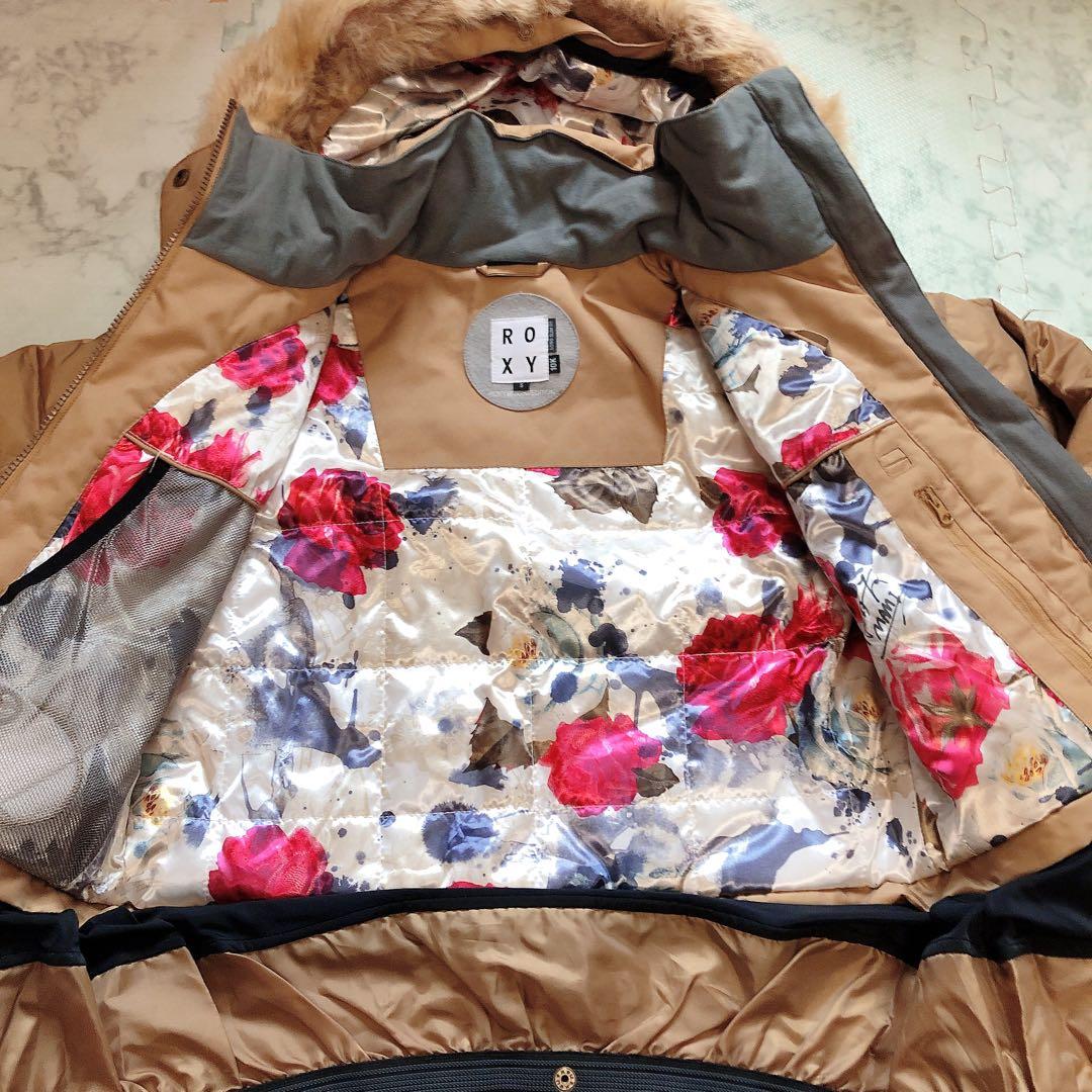 ベージュ ダウンジャケットとスノーボードパンツ セット　ROXY スキーウェア